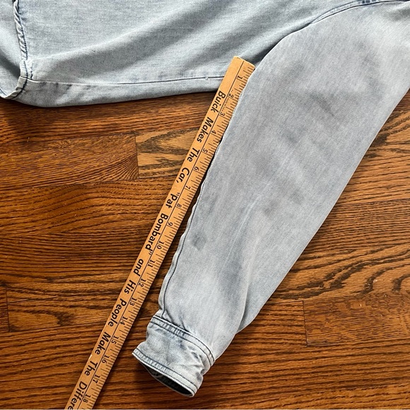 Velvet Heart Oversized Chambray Denim Shirt Size Large - Picture 10 of 10